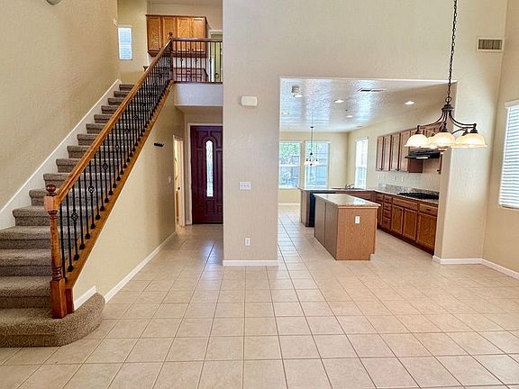3rd image of 1812 W Bella Oaks Way