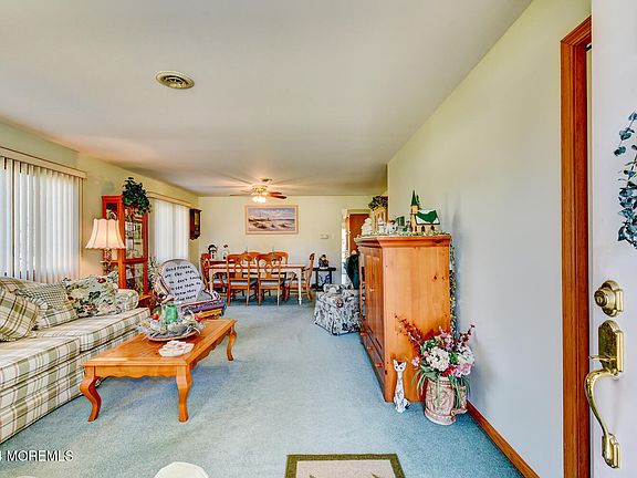 4th image of 157 Guadeloupe Drive