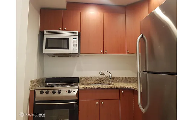 Rented by Douglas Elliman | media 7