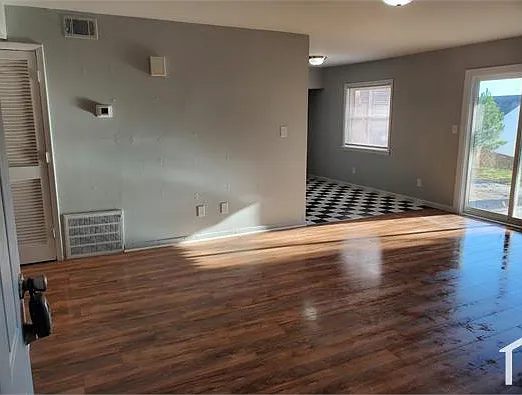 2 bed, 850 sqft, $1,575 — Photo 4