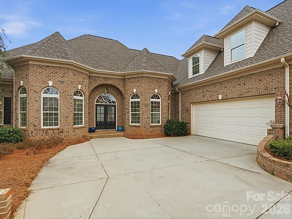4th image of 458 Inverness Pl