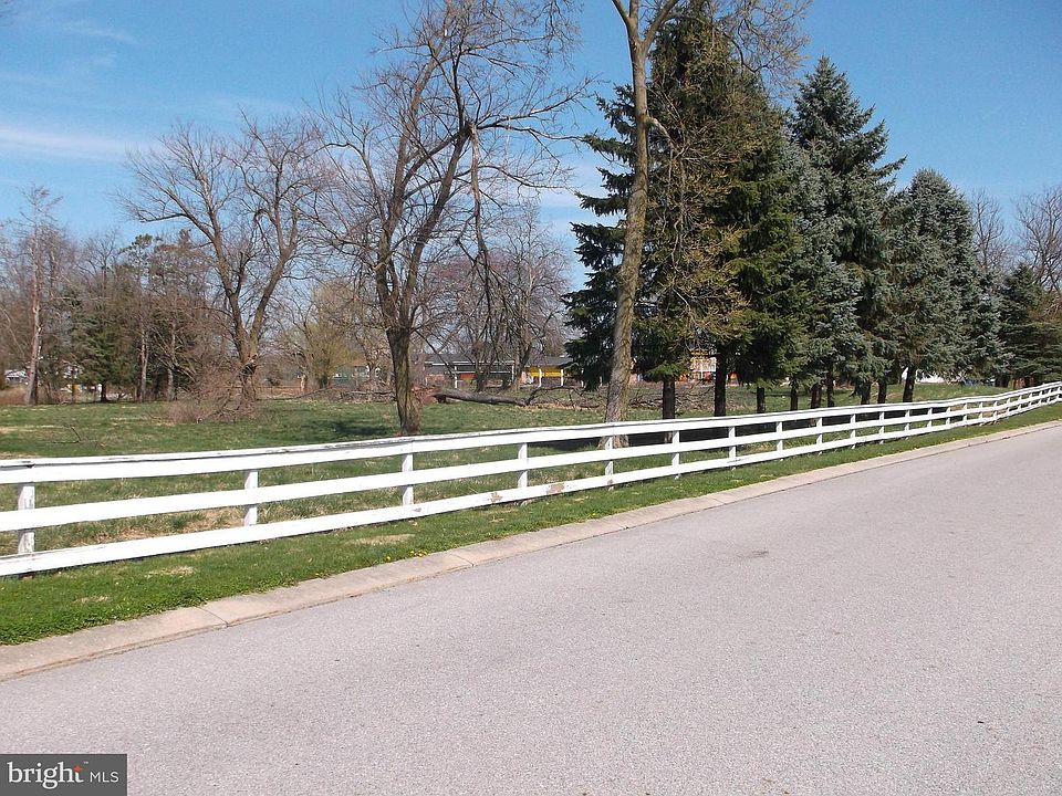 1st image of 619 Parkwood Dr