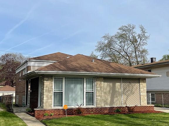 2nd image of 14621 Woodlawn Ave