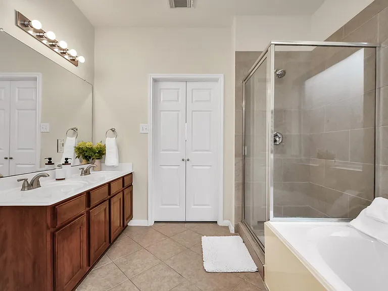 2626 Orchard Creek Ln — Photo 21