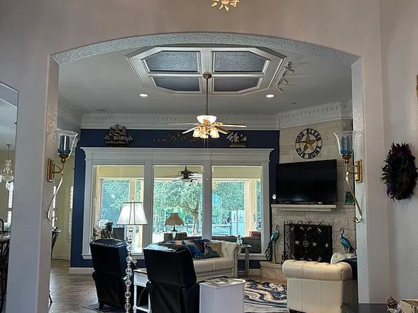 1011 Sunset Bay Ct, Granbury, TX 76048