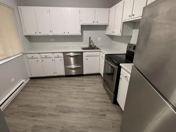 2306 Holiday Ter, Lansing, IL 60438