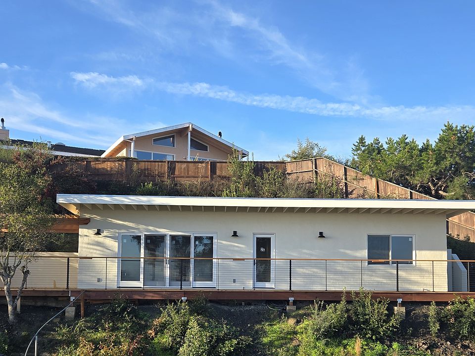 Charming unit nestled in a quiet hillside