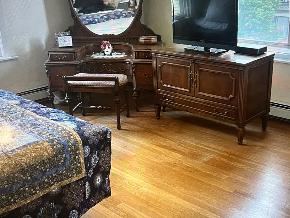 2nd large bedroom
