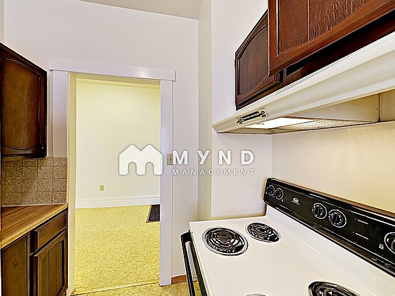 4th image of 2221 J St #2221
