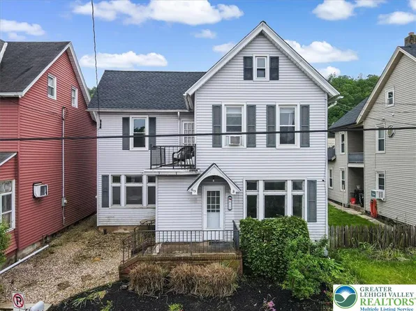 615 W Franklin St, Slatington, PA 18080