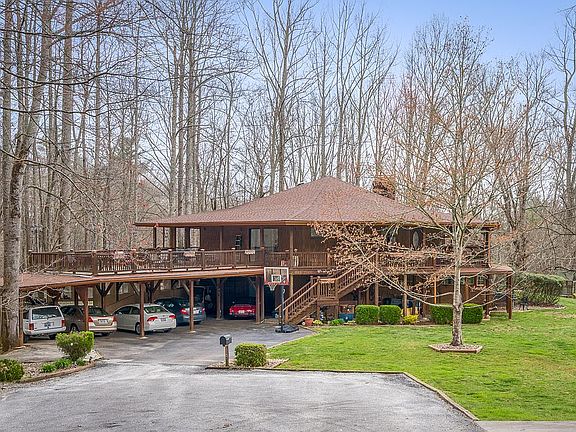 3rd image of 1147 High Vista Dr