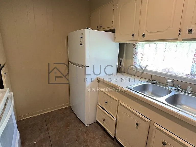 6521 Lyndon B Johnson Dr — Photo 5