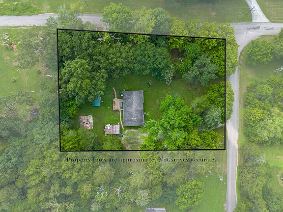 5th image of 321 Rose Cir