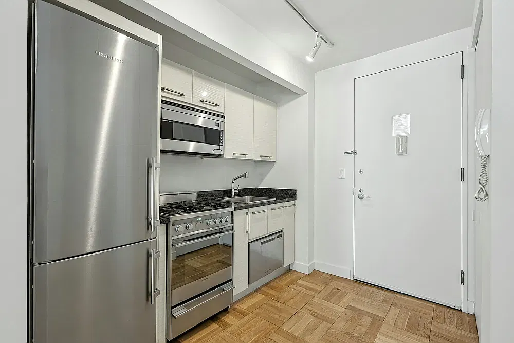 20 Exchange Place — Photo 3