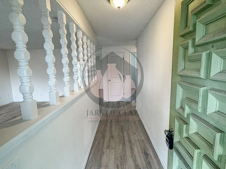 333 Connecticut Ave SE — Photo 2