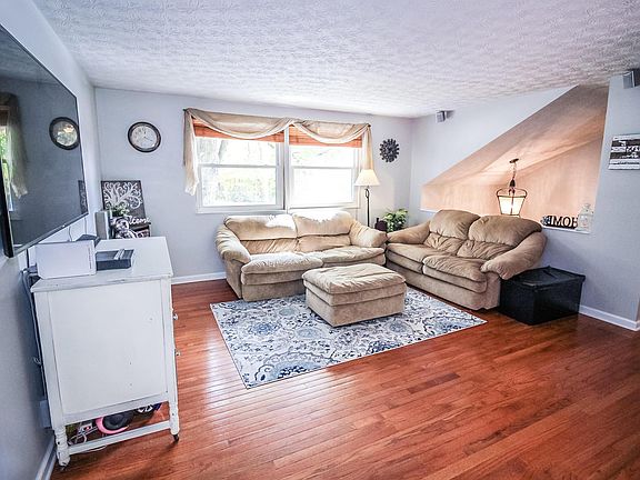 2nd image of 6393 S Sunbury Rd