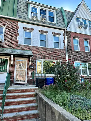 Rented by E Realty International Corp | media 2
