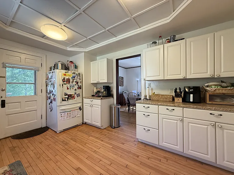 1008 W Huron St — Photo 10