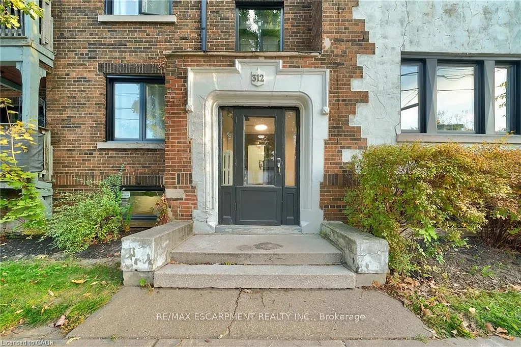 2 bed, $2,195 — Photo 3