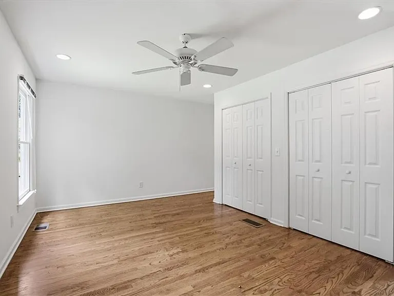 1464 Hawthorne Ave NW — Photo 18
