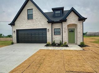2120 Crowne Hts, Newbern, TN 38059