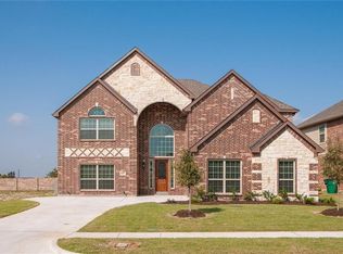 135 Pinewood Ave, Red Oak, TX 75154