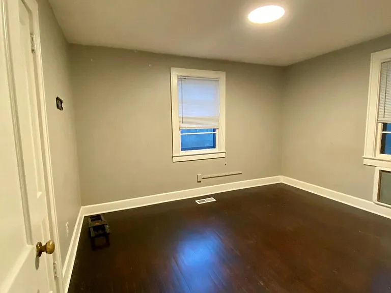 226 W Mattielou St — Photo 9