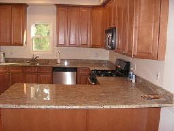 4th image of 275 Pompton Ave #275