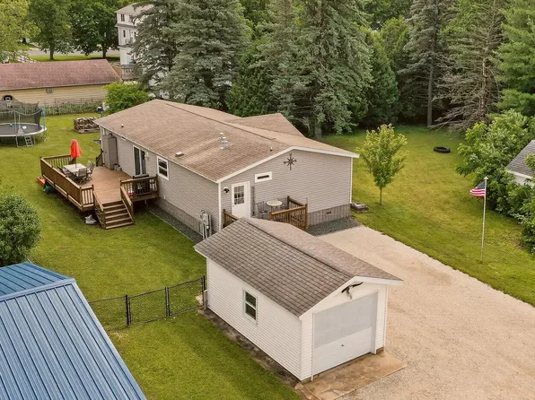 405 N Pleasant Ave, Spring Valley, MN 55975