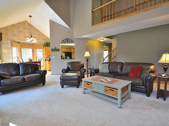 4th image of W173N10342 Woodbridge Ln