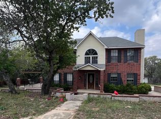 353 Eagle Ridge Dr, Floresville, TX 78114