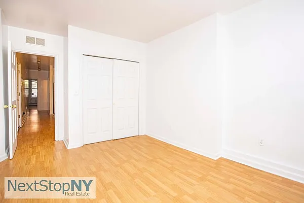 Rented by NextStopNY | media 6