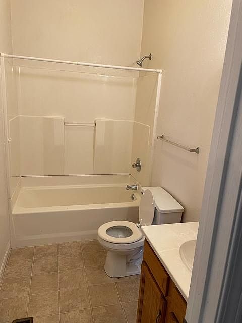 2nd image of 3019 South St #1