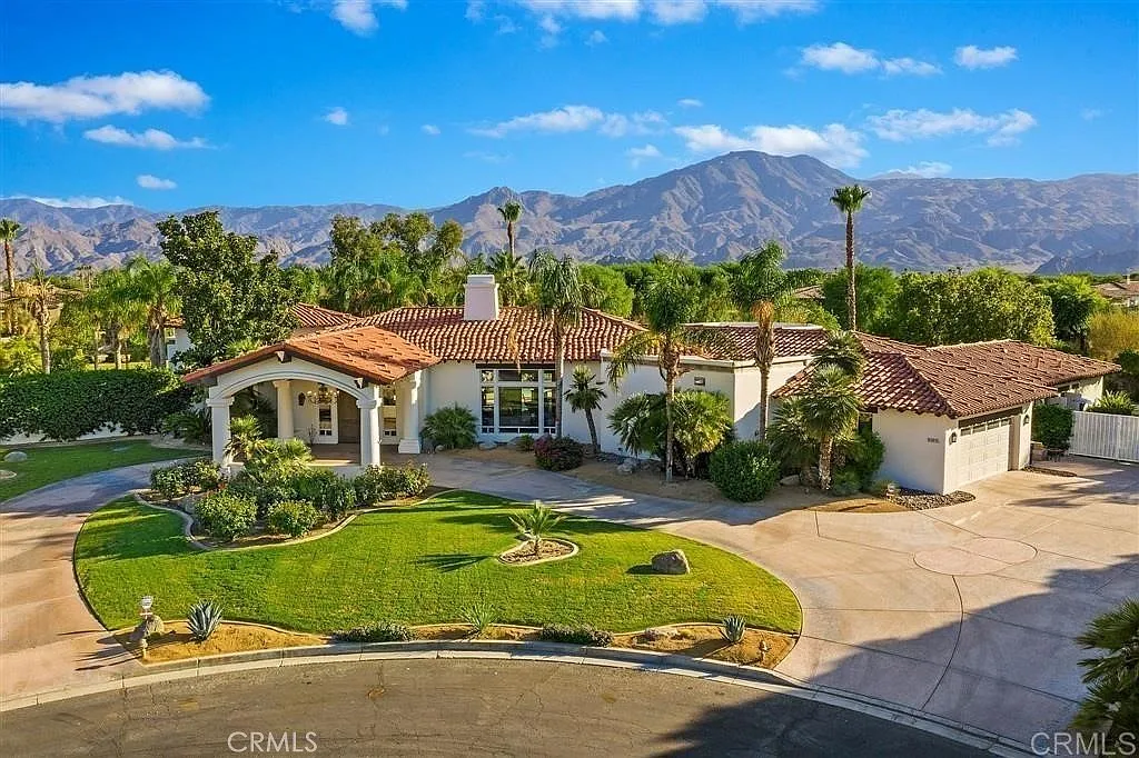 5 bed, 5.5 bath, 5210 sqft, $12,999 — Photo 2