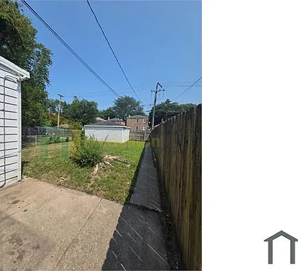 8509 S Yates Blvd — Photo 16