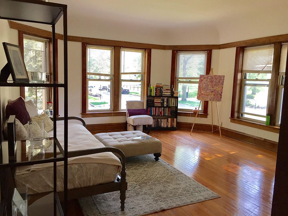 1st image of 1650 W Sherwin Ave #1
