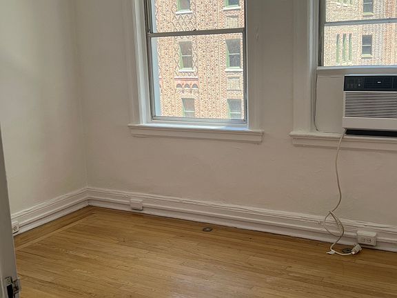 4th image of 150 E 39th St APT 1606