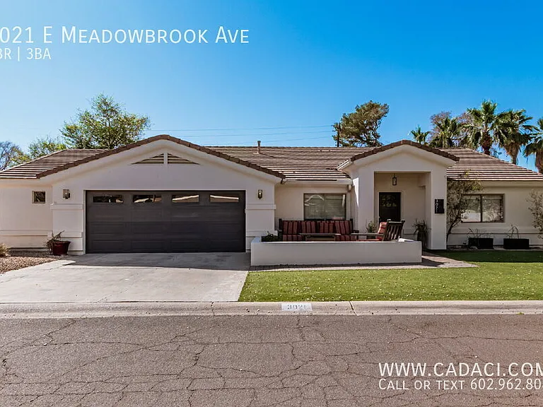 3021 E Meadowbrook Ave — Photo 4