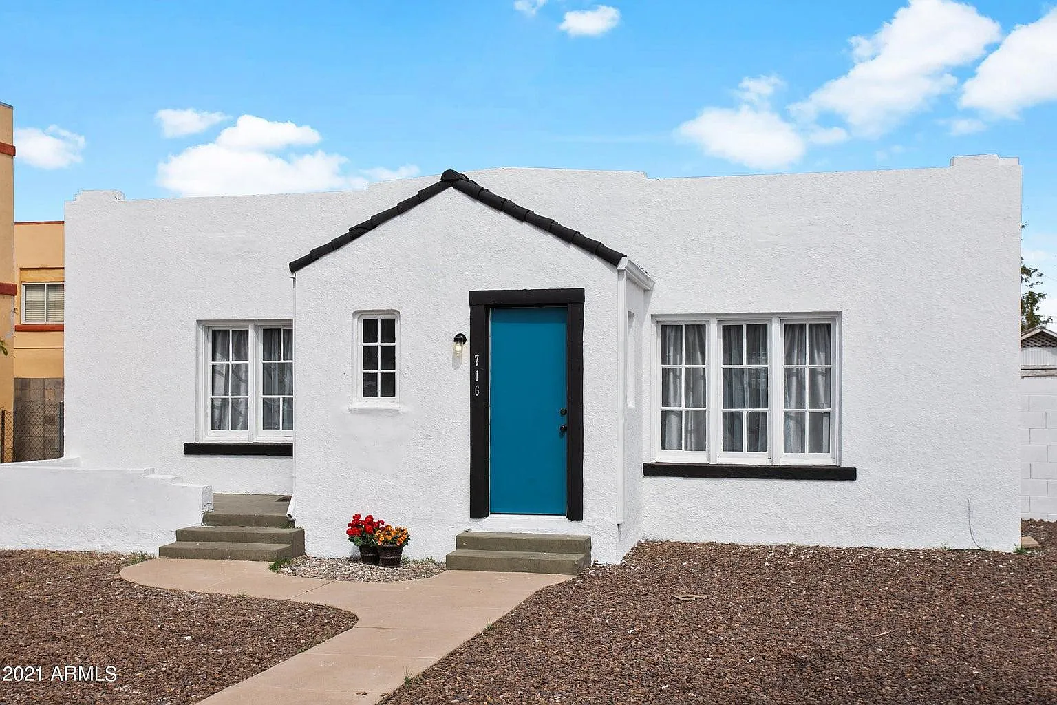 4 bed, 1276 sqft, $2,000 — Photo 1