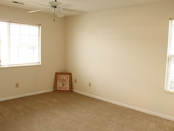 5th image of 4413 Drycott St