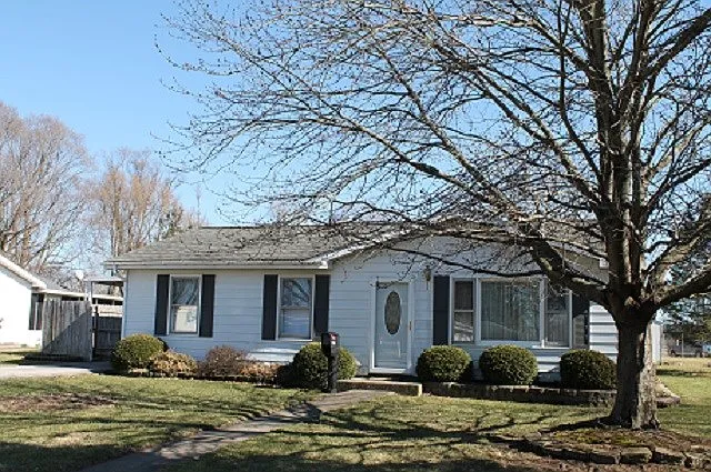 1409 Ivy Ln photo 1