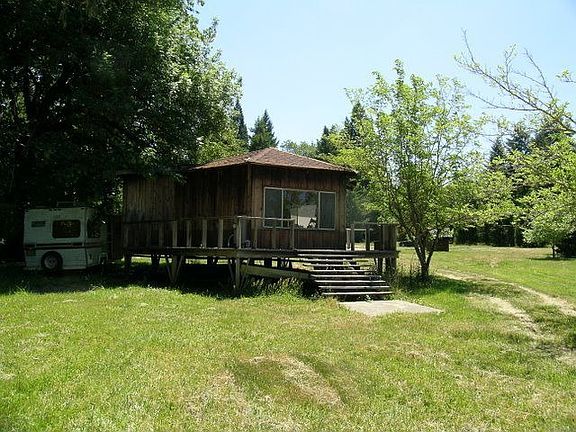 Octagonal guest quarters