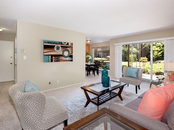 2nd image of 121 Buckingham Dr Unit 30
