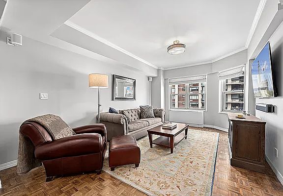 3rd image of 400 E 85th St APT 21C