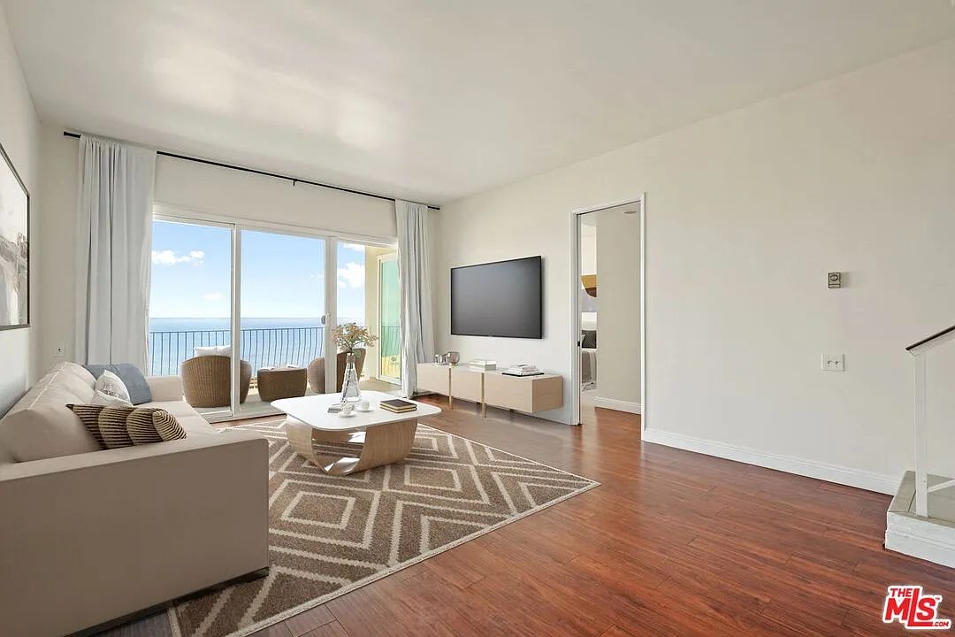 Building Photo - 18103 Coastline Dr #8