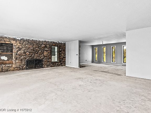 4th image of 2303 Kimberling Hill Dr