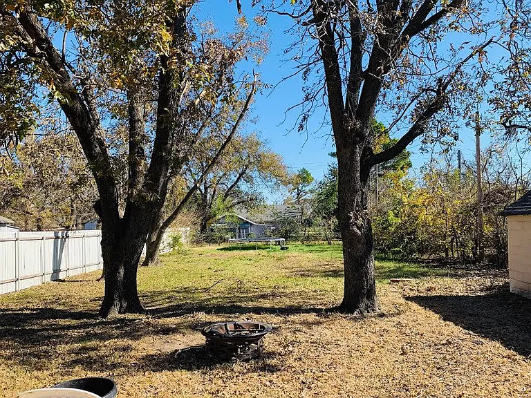 3800 N Donald Ave — Photo 12