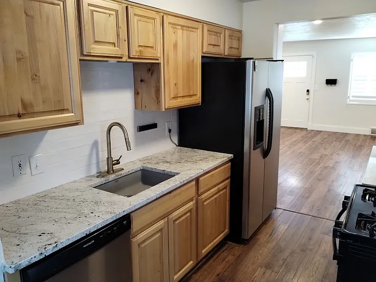 2196 S Broadmoor St — Photo 4
