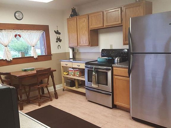 5th image of 19 Elk Horn Ln