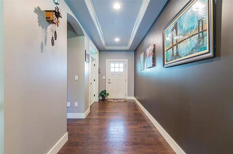 Coquitlam House for rent - 5 Bedrooms — photo 2